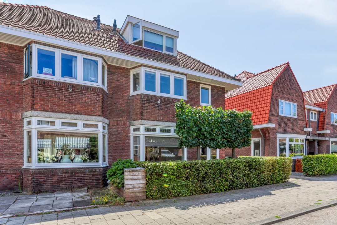 Photo 2 of Van Boetzelaerstraat 70