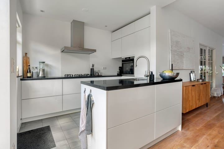 Foto 12 van Van Boetzelaerstraat 70