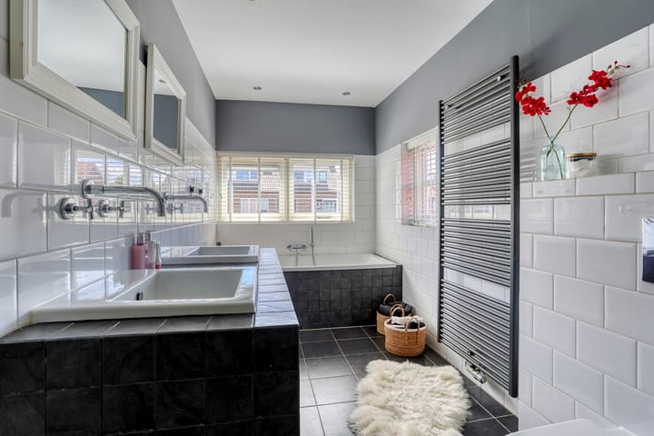 Foto 27 van Van Boetzelaerstraat 70