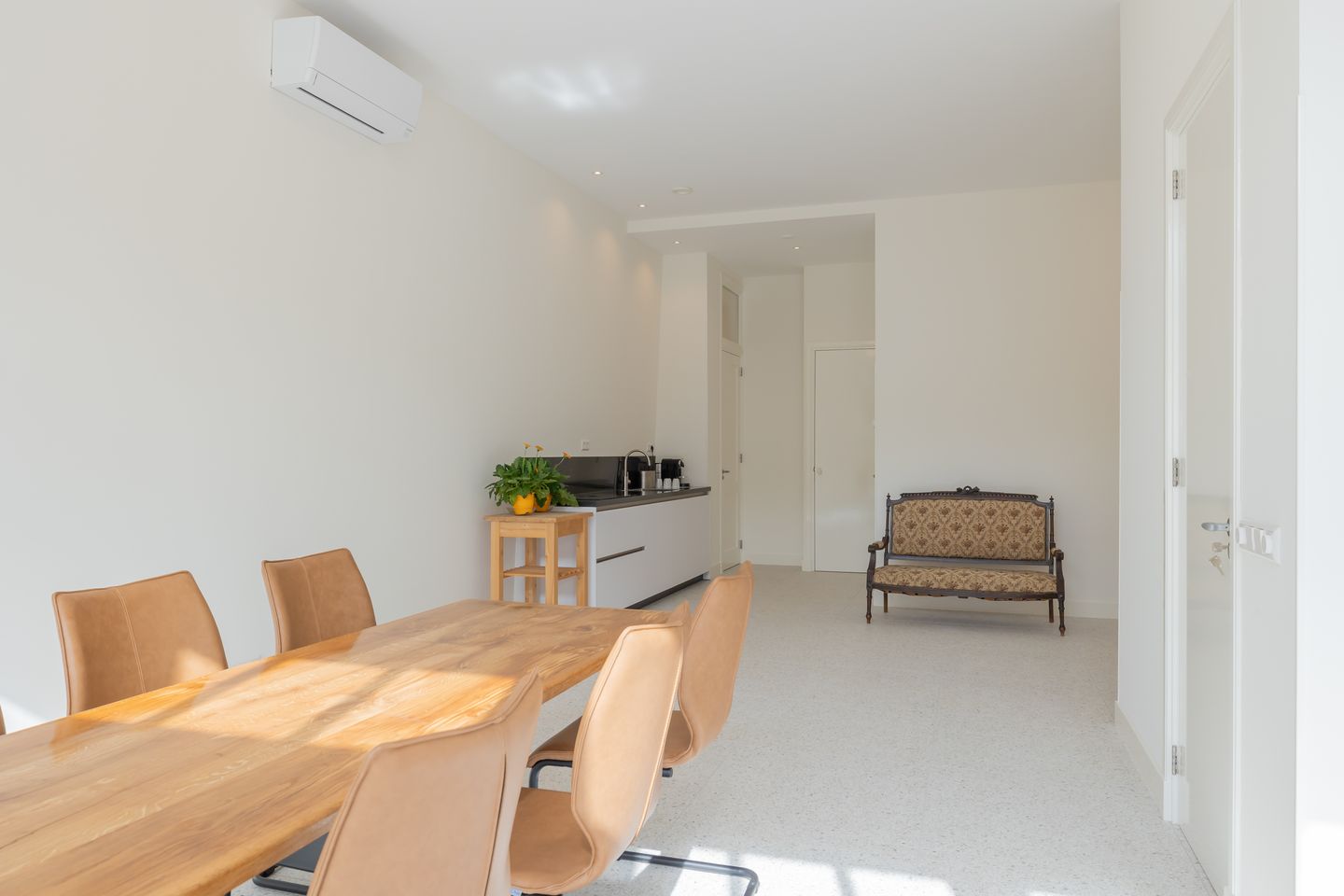 View photo 5 of Burgwal 26