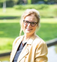 Ella Blokker - Secretaresse