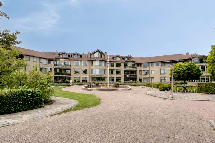 Photo 2 of Anna Paulownaplein 23