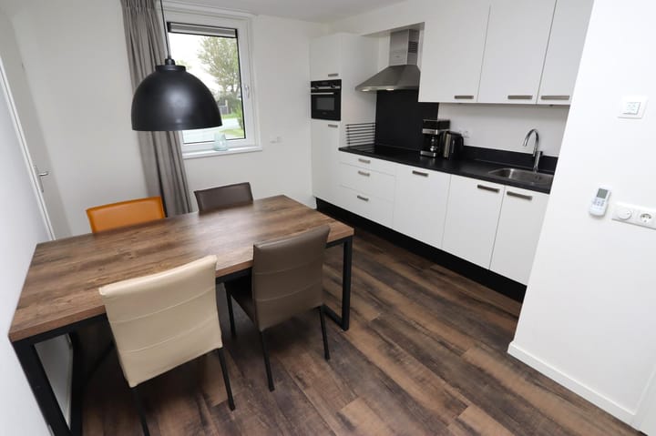 Photo 11 of Duinigermeerweg 1-R39