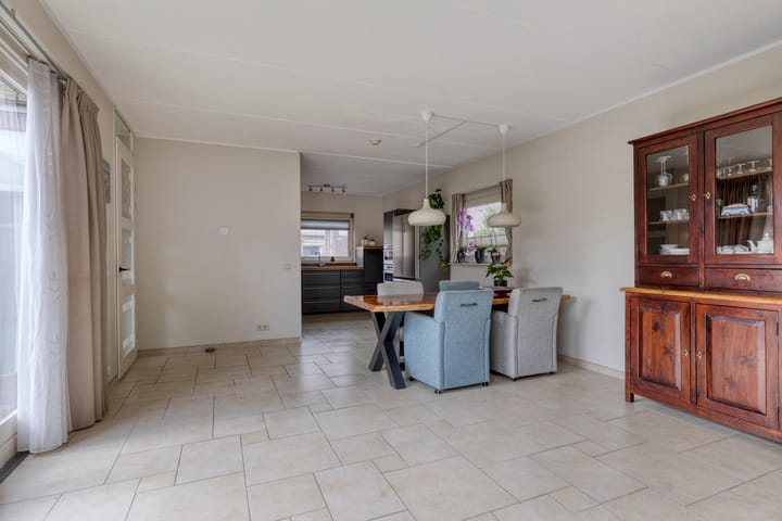 Foto 10 van Brochestraat 5