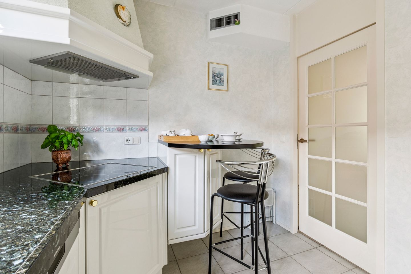 Photo 10 of Dukaatstraat 36