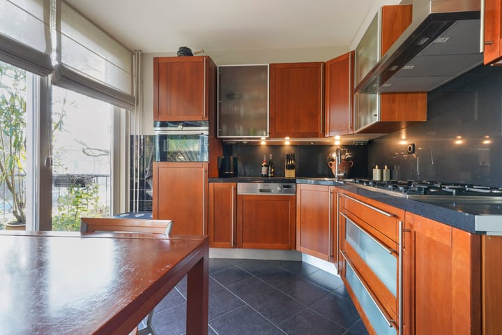 Foto 18 van Koebergstraat 15