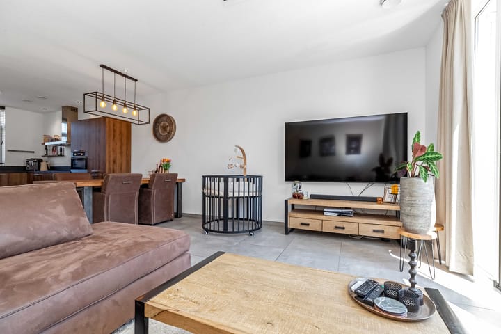 Photo 8 of Pinksterbloemstraat 22