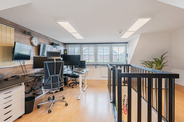 Photo 59 of Refter 12