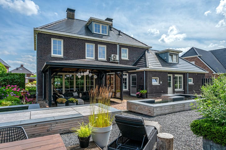 Photo 61 of Refter 12