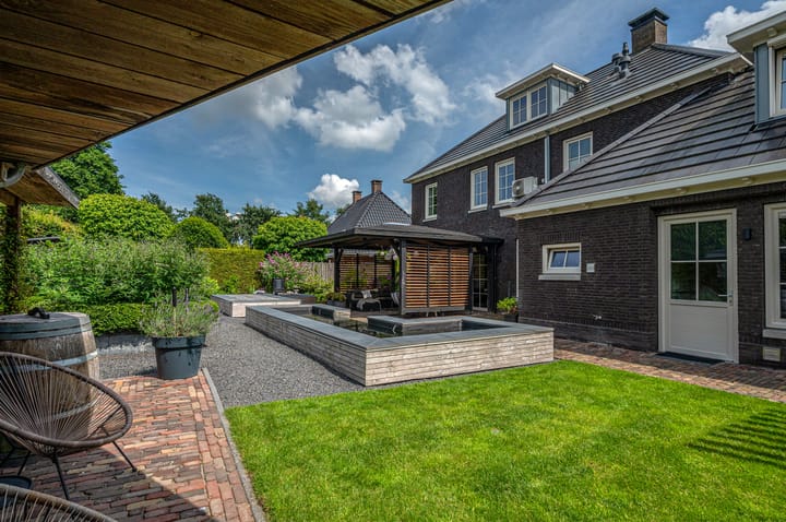 Photo 68 of Refter 12