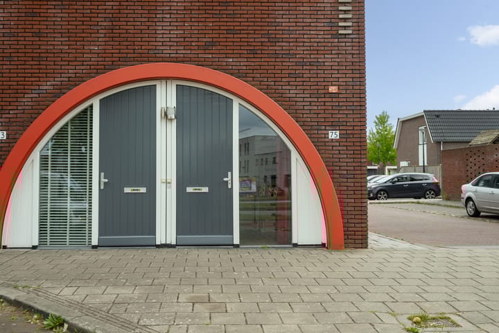 Photo 7 of Zuiderspoorstraat 75