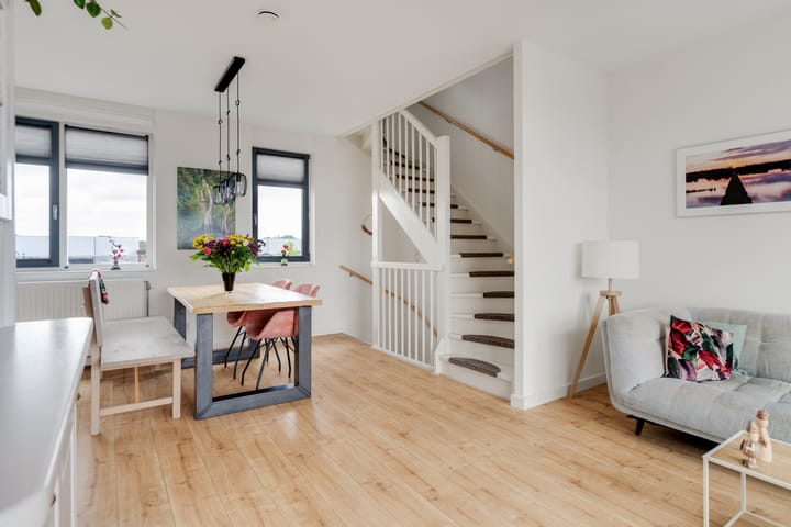 Photo 13 of Zuiderspoorstraat 75