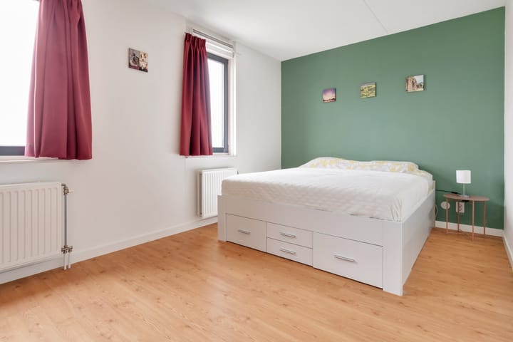 Photo 23 of Zuiderspoorstraat 75