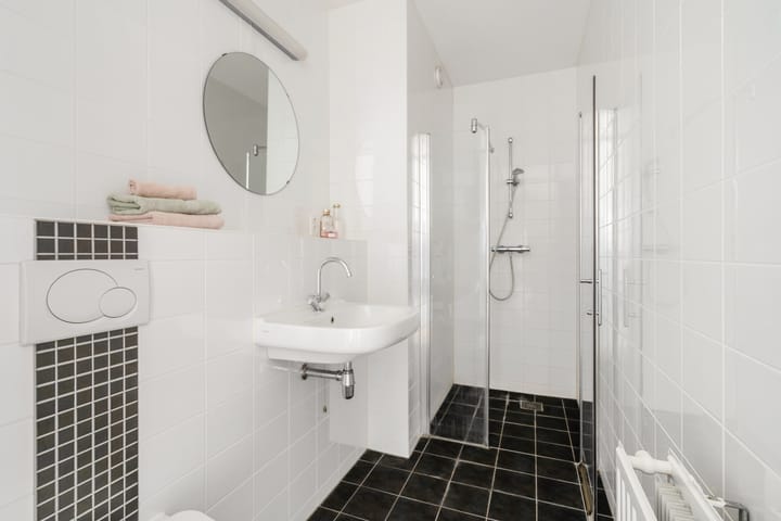 Photo 25 of Zuiderspoorstraat 75