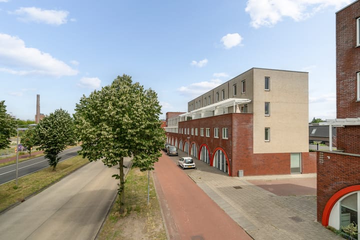 Photo 35 of Zuiderspoorstraat 75