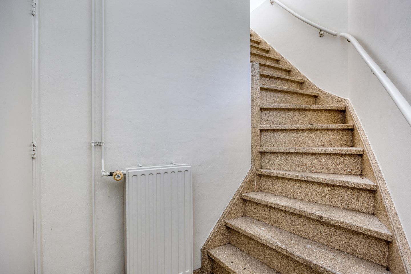 Photo 10 of Berghemseweg 29-A