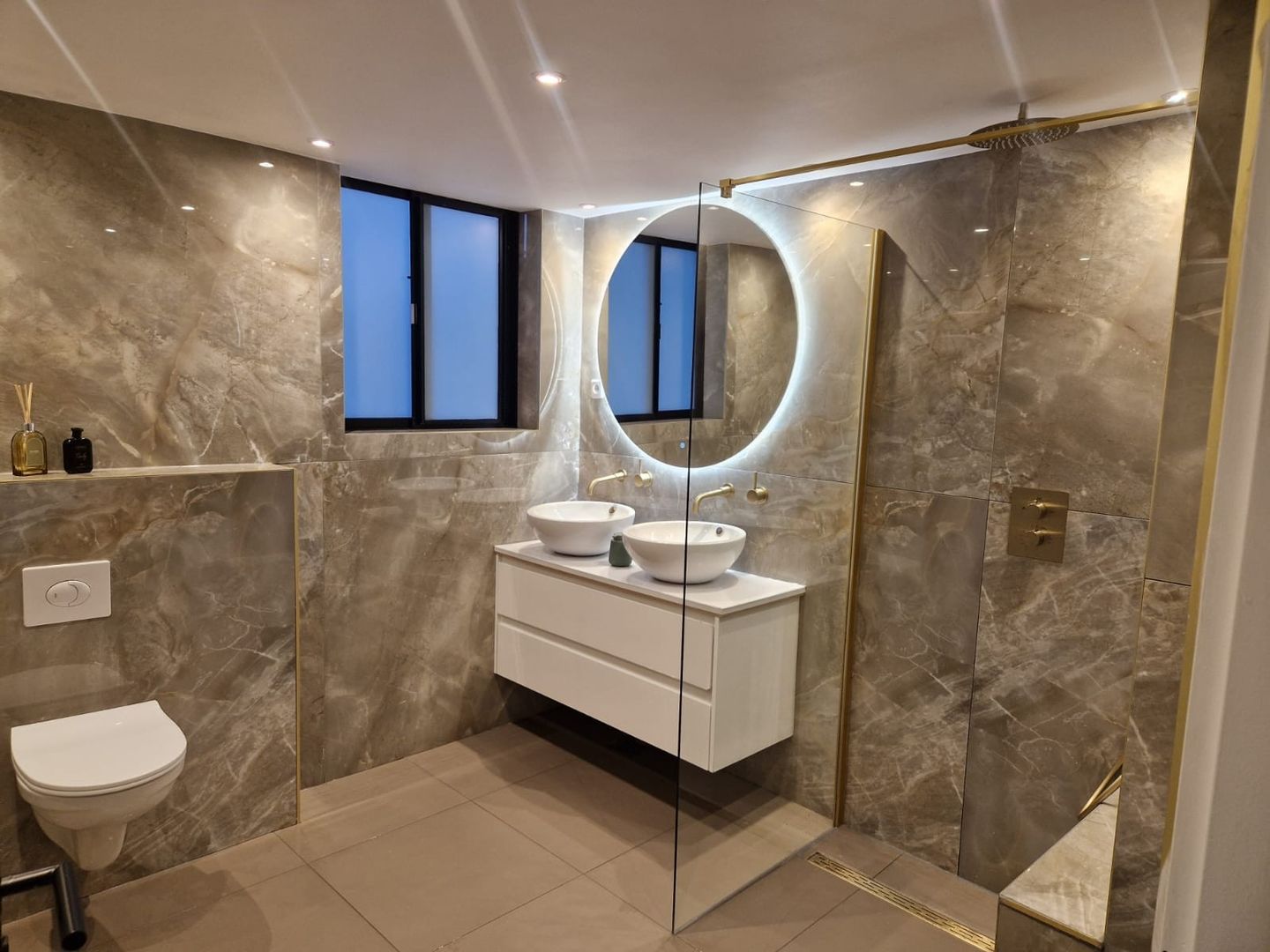 Foto 4 van Plevier 93