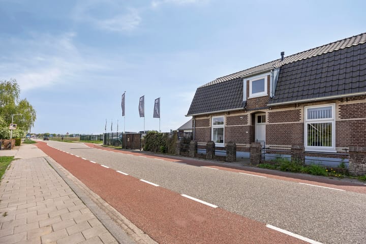 Tielsestraat 9, Valburg