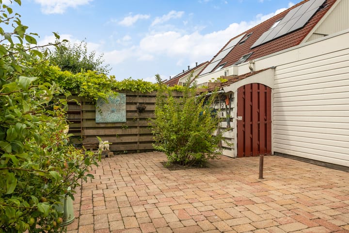 Foto 32 van drs. S. van Tuinenleane 30