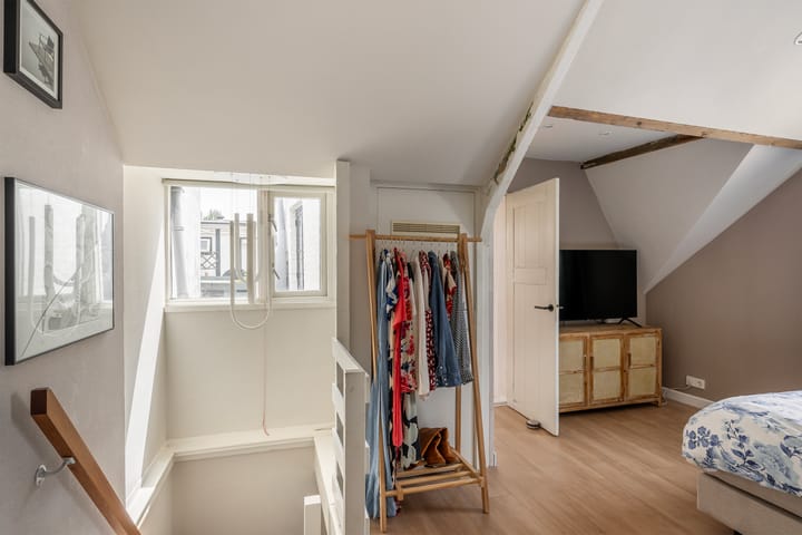 Foto 16 van Leliestraat 2