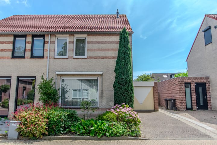 Photo 1 of Pontiaanstraat 12