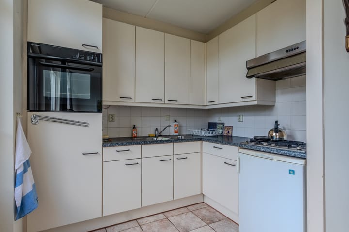 Photo 9 of Pontiaanstraat 12