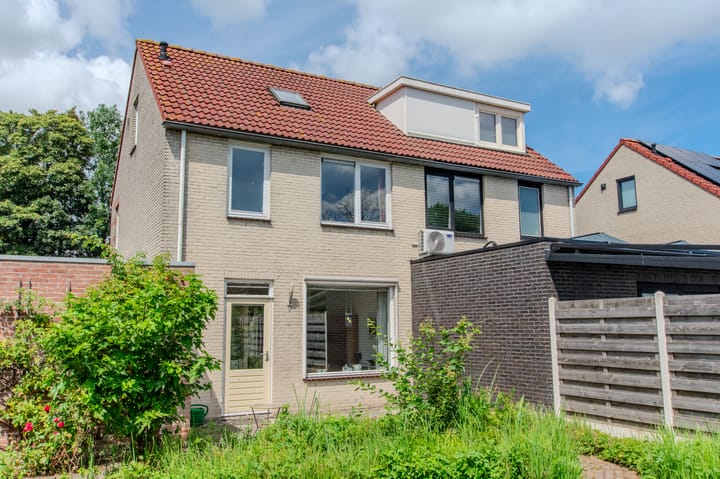 Photo 21 of Pontiaanstraat 12