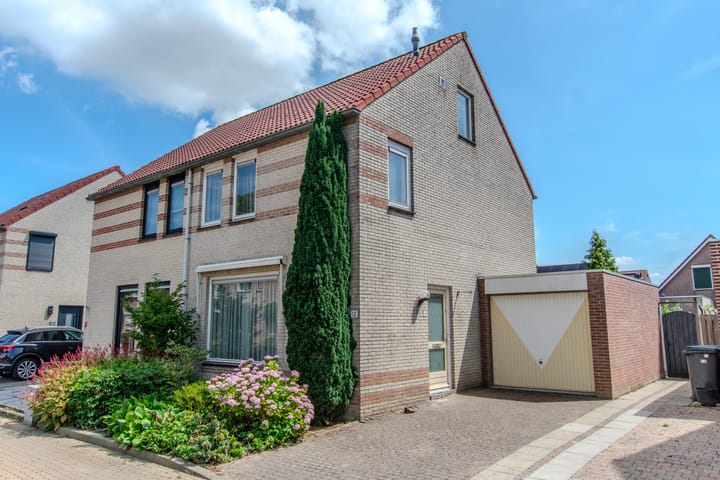 Photo 24 of Pontiaanstraat 12