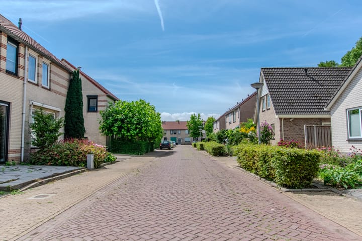 Photo 27 of Pontiaanstraat 12