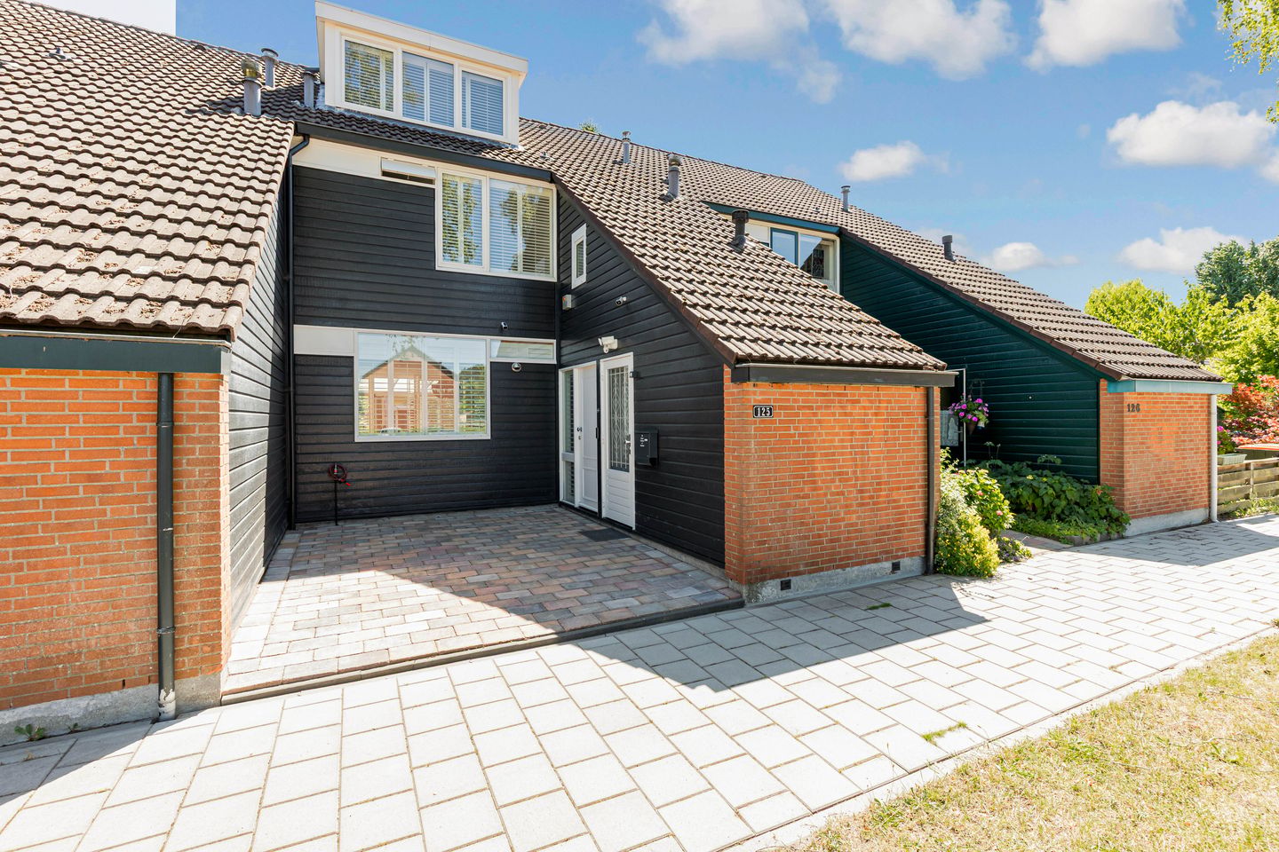 Foto 1 van Plantage 125