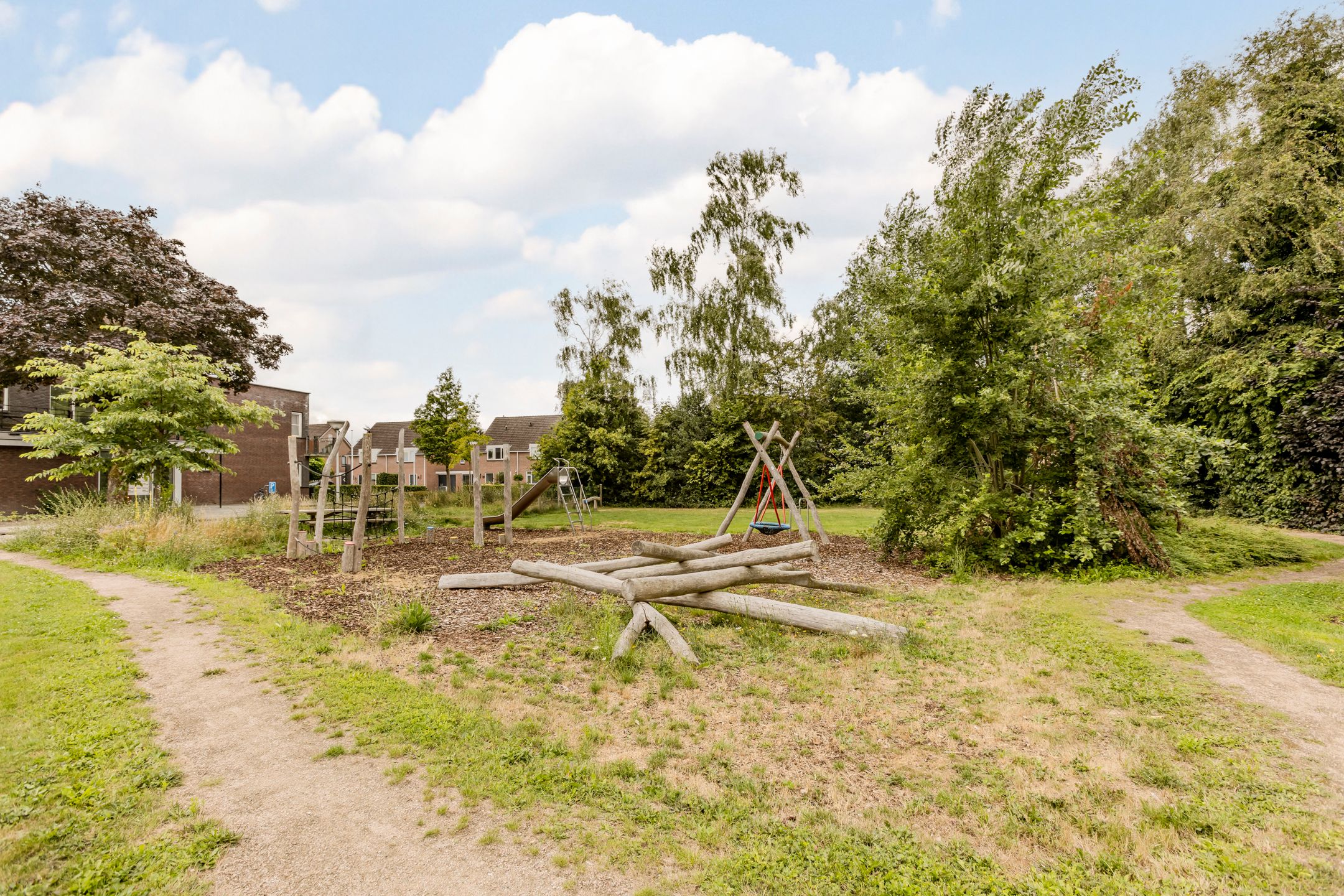 Foto 48 van Weegbree 47