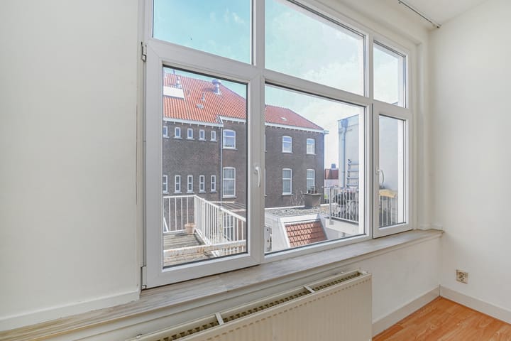 Foto 7 van Newtonplein 66-A