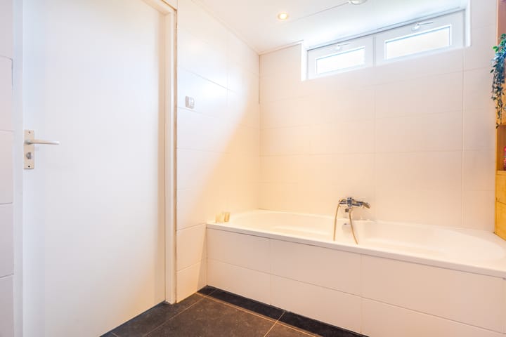 Foto 34 van Burg v Roijenstr Oost 47