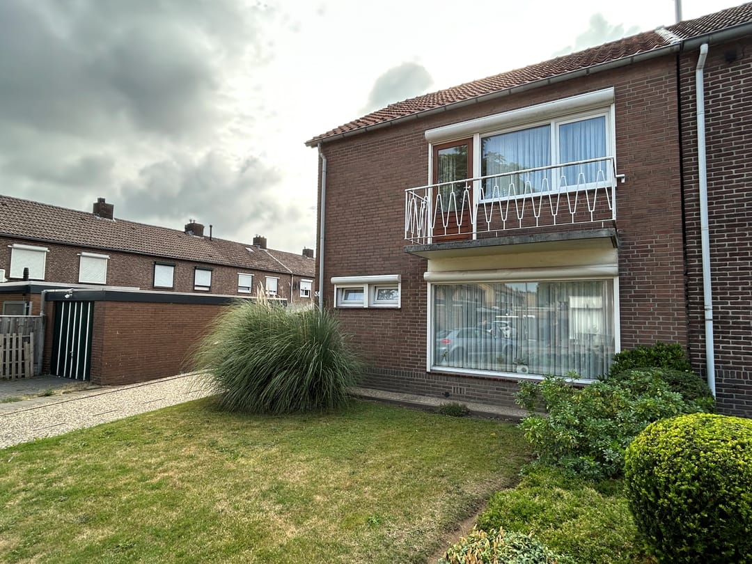 Photo 2 of Burgemeester Gijsenstraat 39