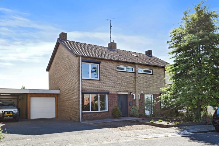 Photo 1 of Elzenstraat 12