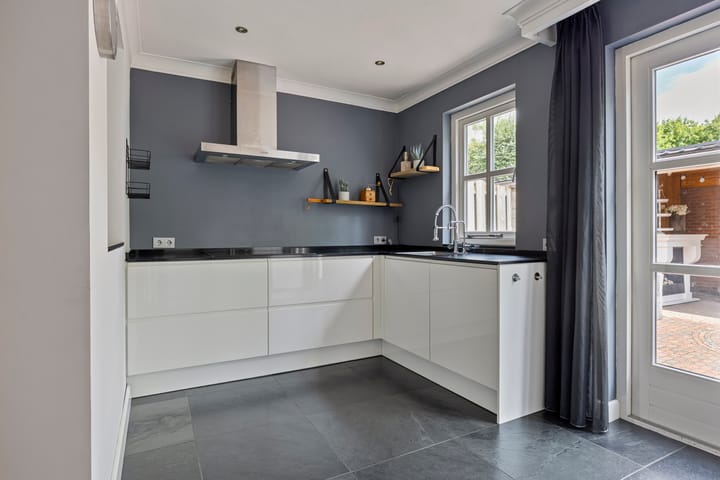 Foto 13 van Naardenstraat 187