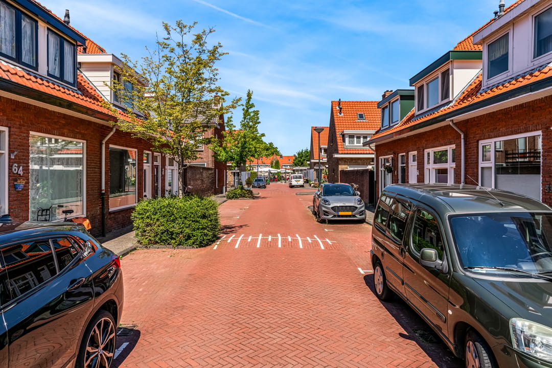 Photo 41 of Borneostraat 66