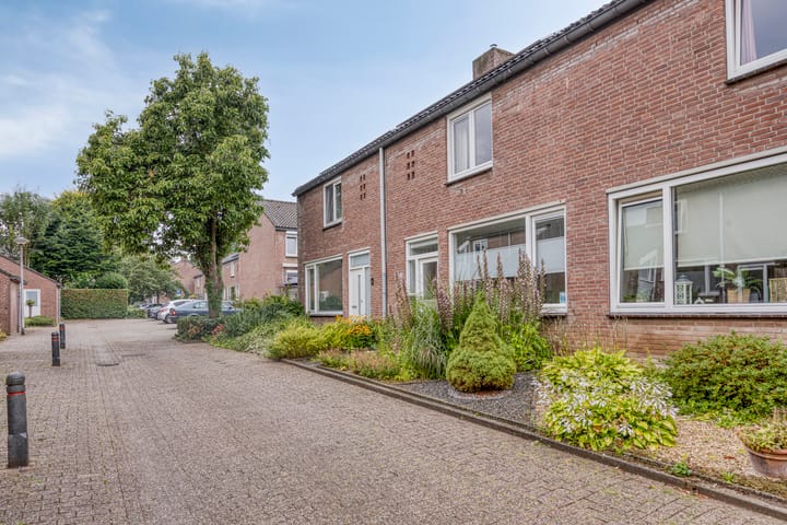 Foto 3 van Montenakerbank 12