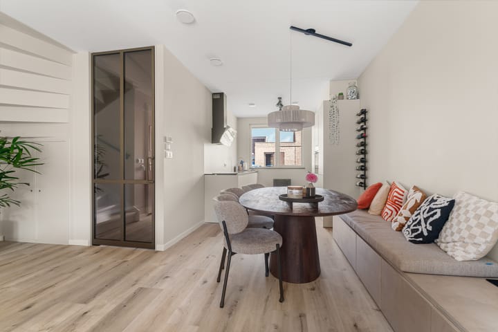 Photo 3 of van Limburg Stirumstraat 1