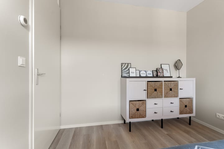 Photo 18 of van Limburg Stirumstraat 1