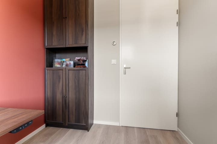 Photo 22 of van Limburg Stirumstraat 1