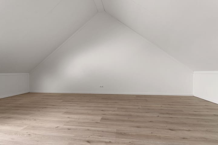 Photo 28 of van Limburg Stirumstraat 1