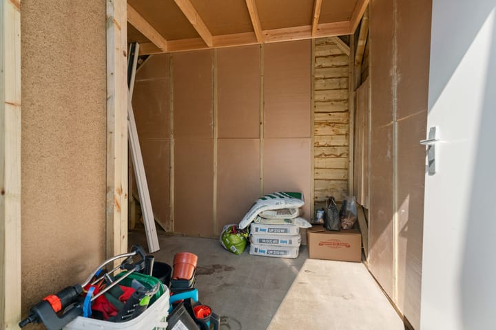 Photo 36 of van Limburg Stirumstraat 1