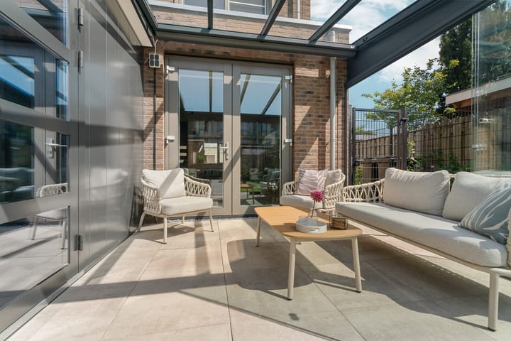 Photo 41 of van Limburg Stirumstraat 1