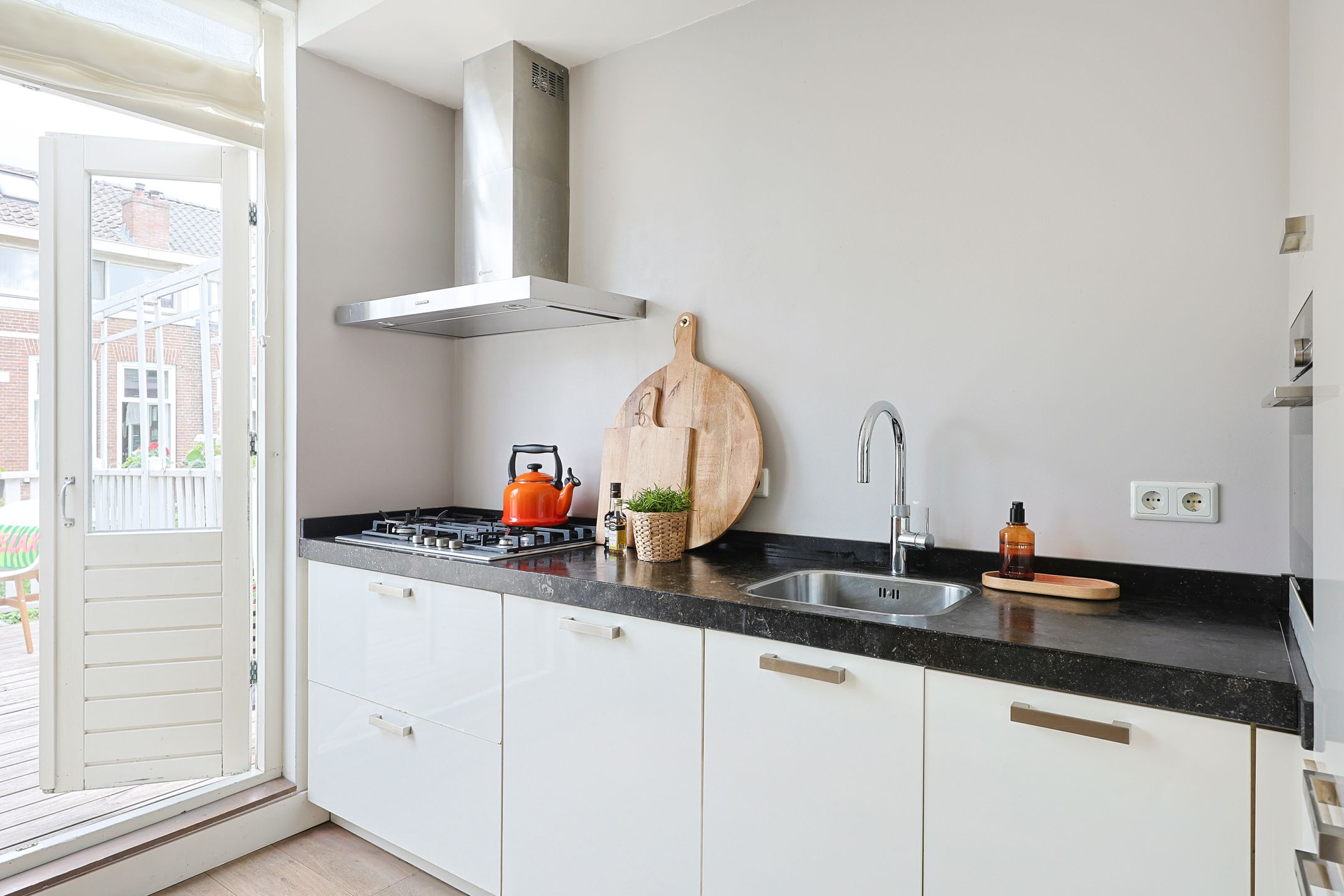 Foto 12 van Mgr. van de Weteringstraat 92-BS