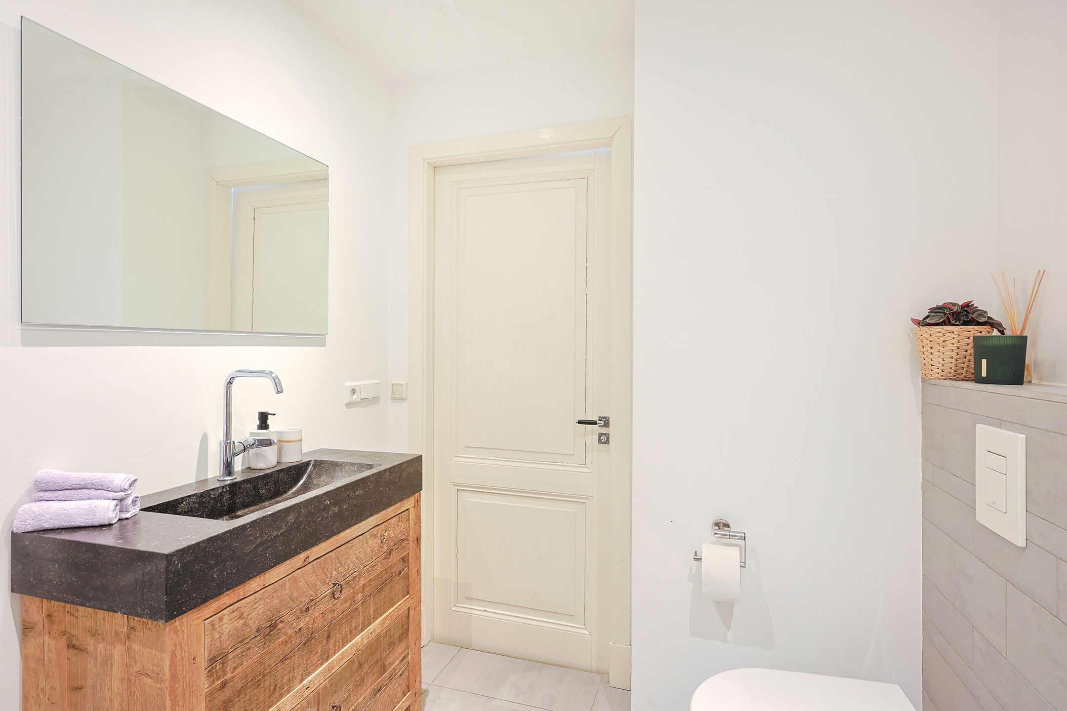 Foto 21 van Mgr. van de Weteringstraat 92-BS