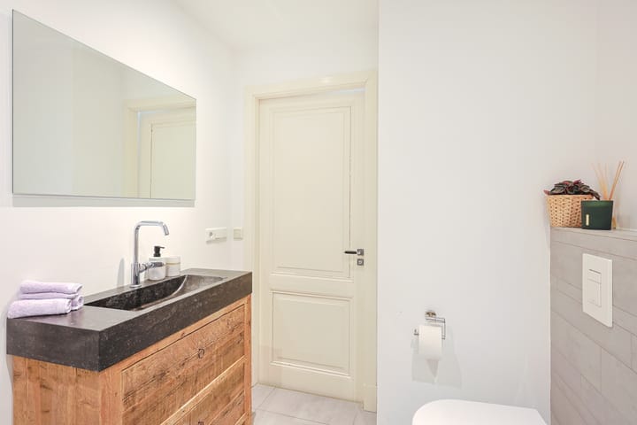 Foto 21 van Mgr. van de Weteringstraat 92-BS