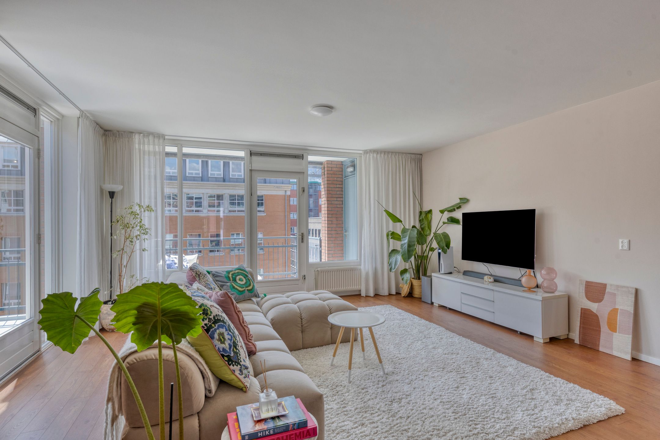 Photo 3 of Leeghwaterlaan 83