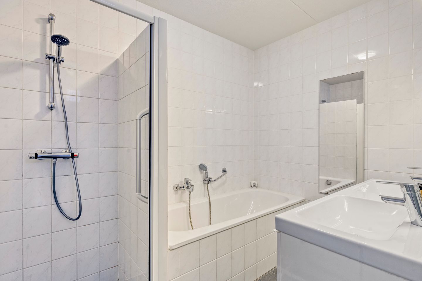 Photo 14 of Leeghwaterlaan 83