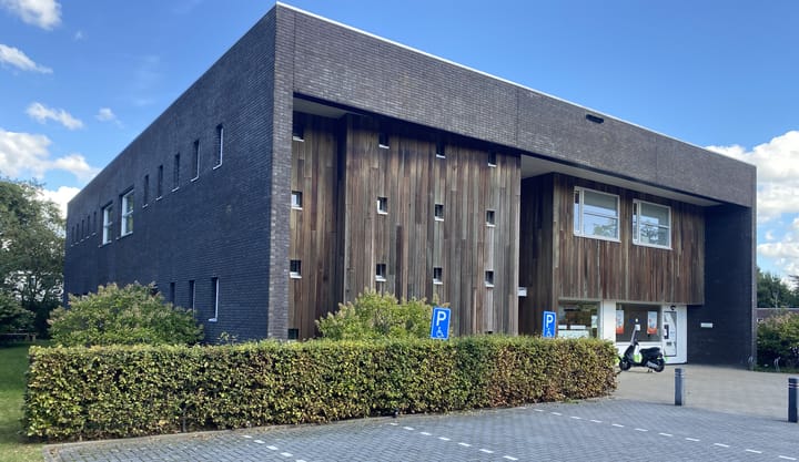 Nije Jirden 12-B, Surhuisterveen